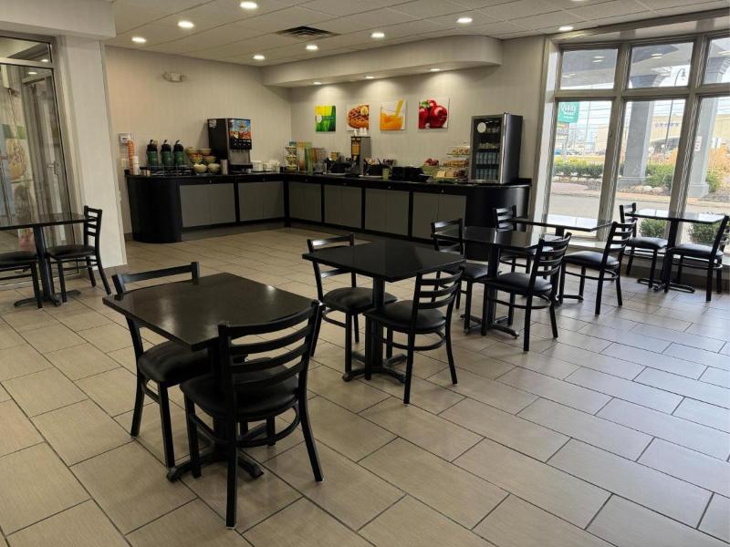 Quality Inn and Suites Banquet Center image