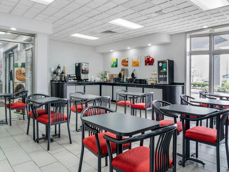 Quality Inn & Suites Banquet Center image