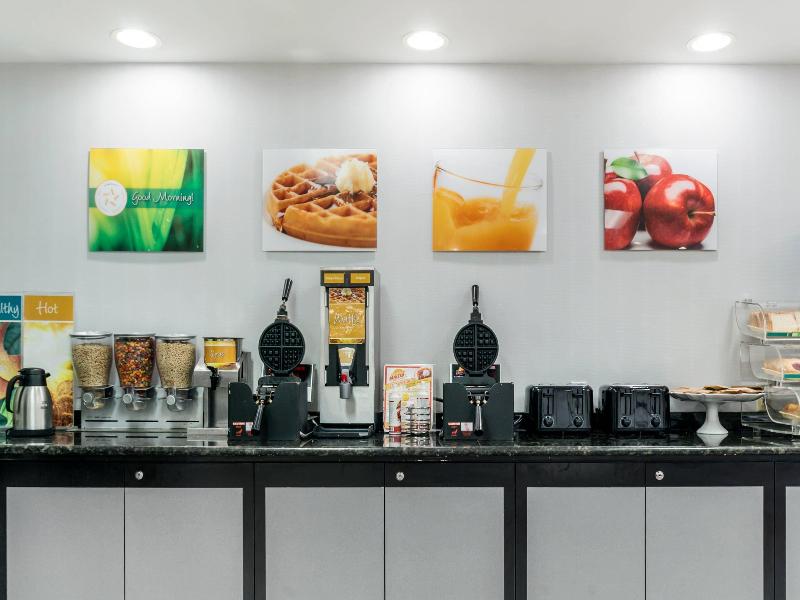 Quality Inn & Suites Banquet Center image