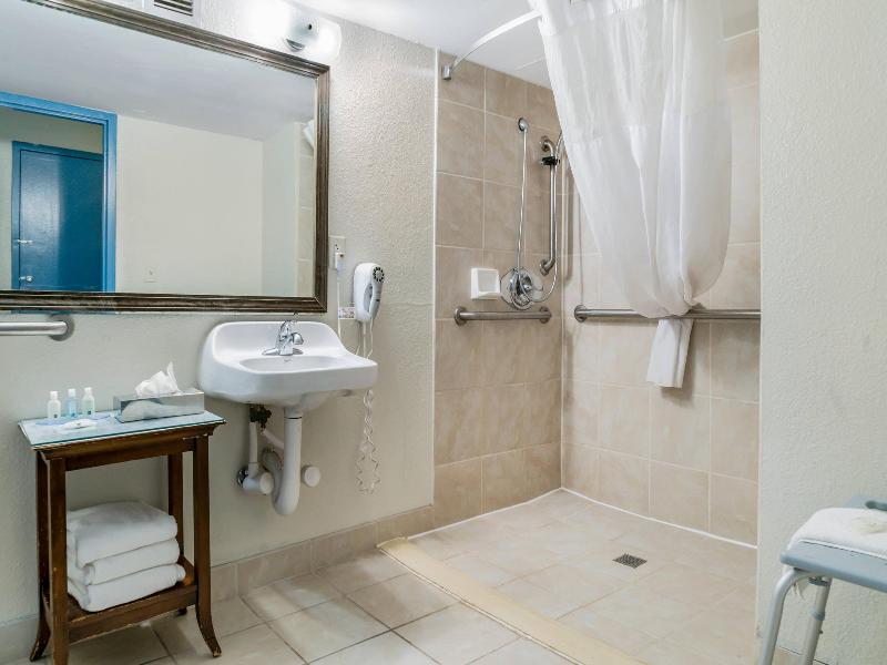 Quality Inn & Suites Banquet Center image