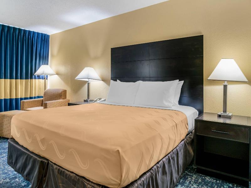 Quality Inn & Suites Banquet Center image