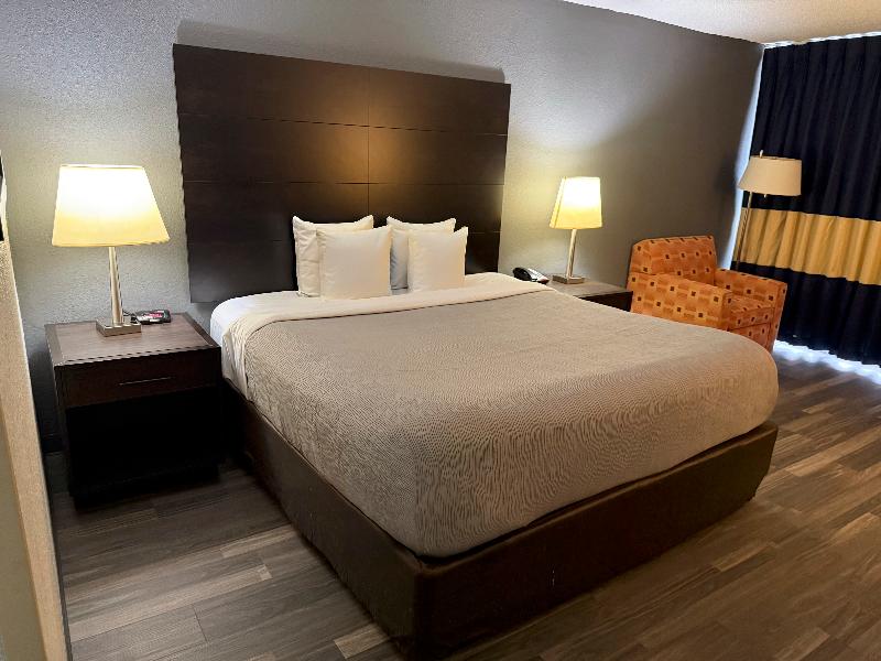Quality Inn and Suites Banquet Center image
