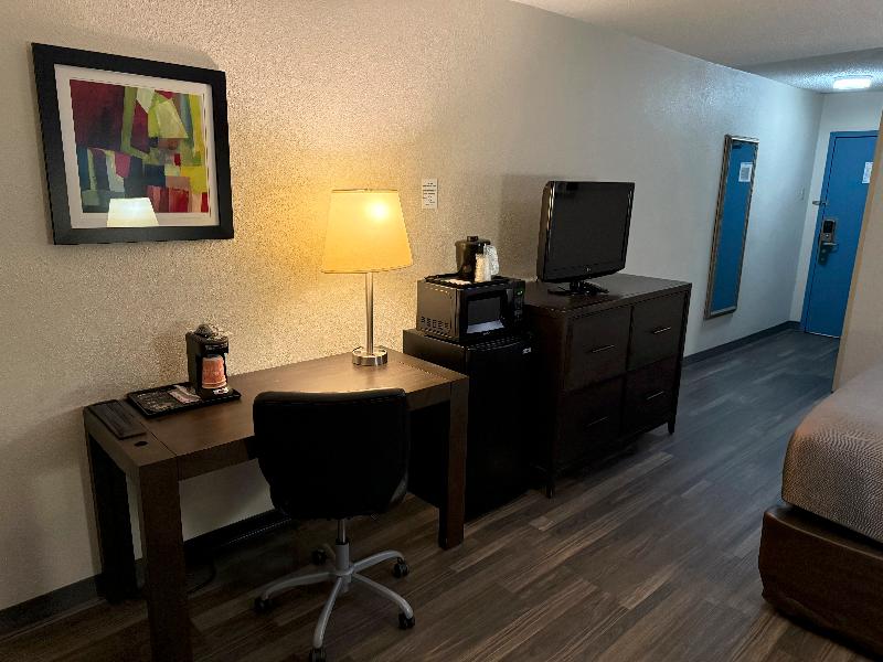 Quality Inn and Suites Banquet Center image