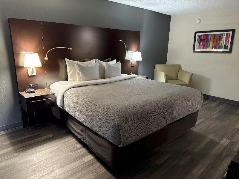 Quality Inn and Suites Banquet Center image