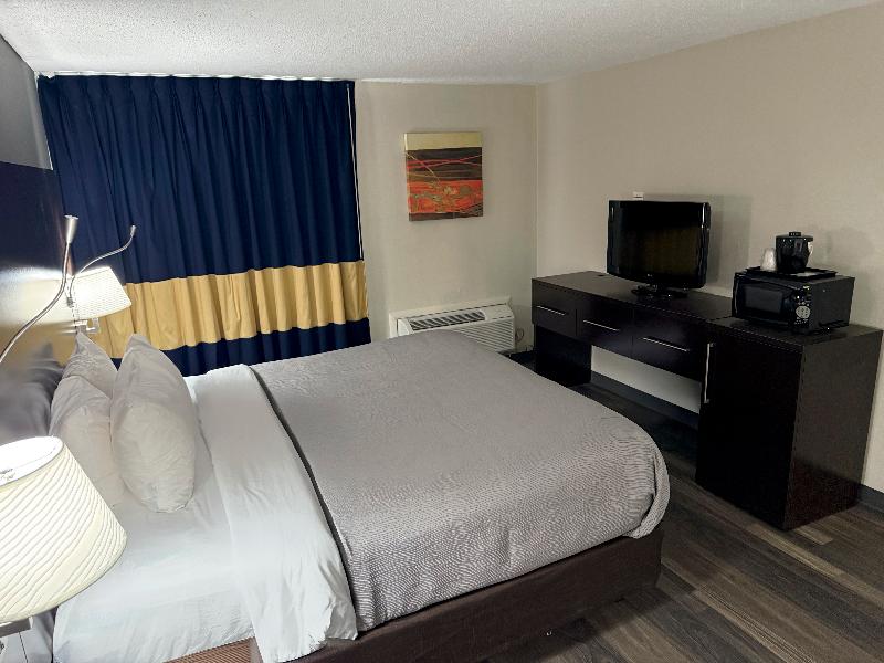 Quality Inn and Suites Banquet Center image