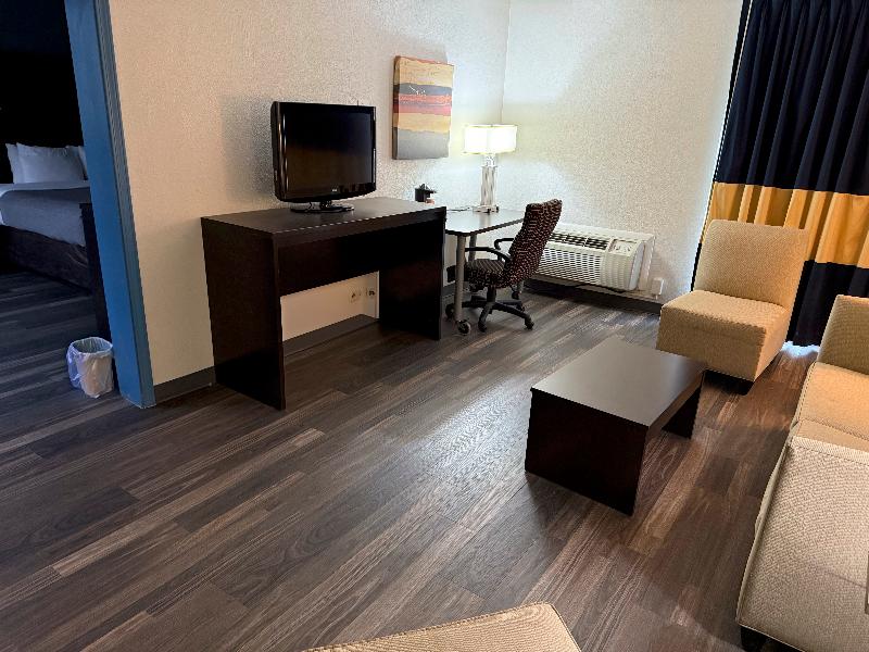 Quality Inn and Suites Banquet Center image