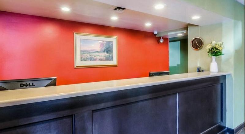 Econo Lodge South Bend — photo 4