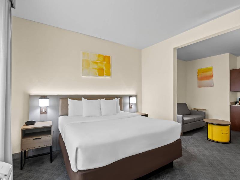 Comfort Suites San Antonio North - Stone Oak image