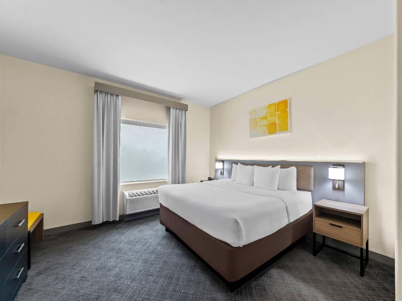 Comfort Suites San Antonio North - Stone Oak image