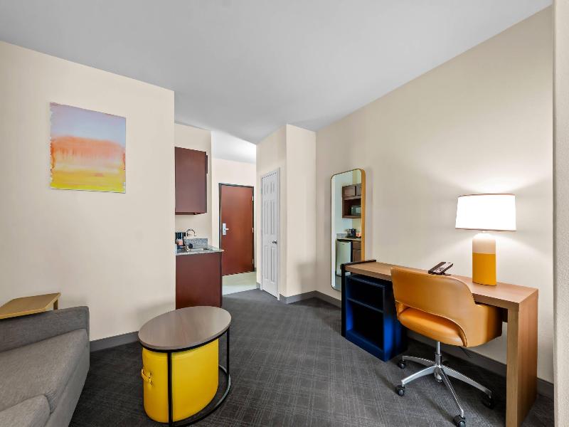 Comfort Suites San Antonio North - Stone Oak image