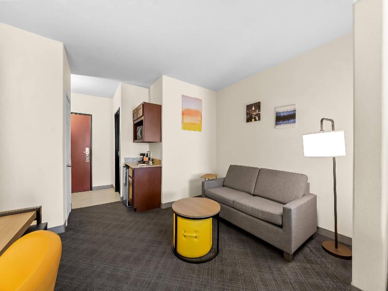 Comfort Suites San Antonio North - Stone Oak image
