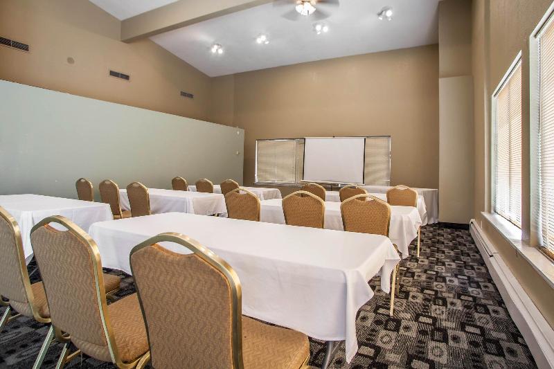 Rodeway Inn & Suites Milwaukee Airport image