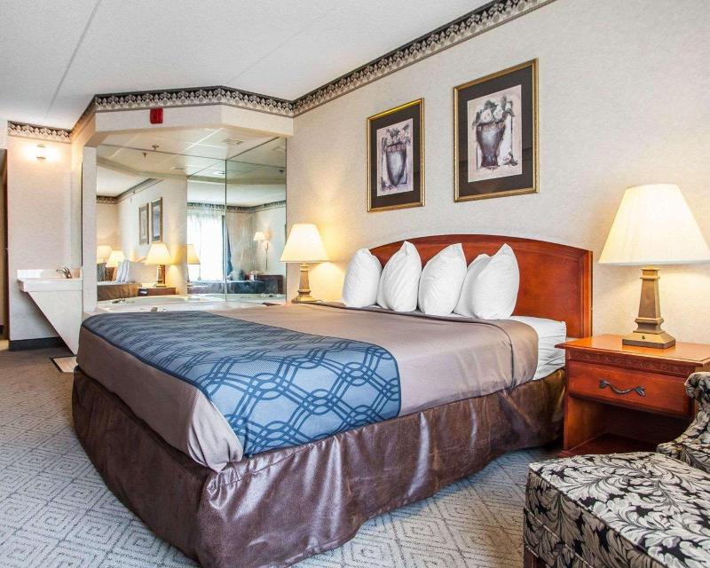 Rodeway Inn & Suites Milwaukee Airport image