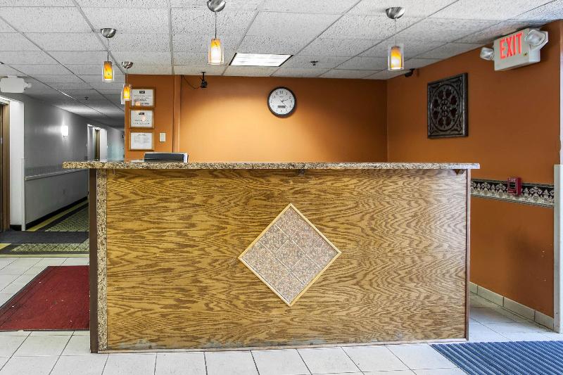 Rodeway Inn & Suites Milwaukee Airport image