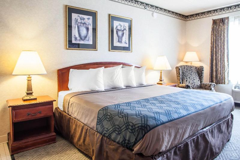 Rodeway Inn & Suites Milwaukee Airport image