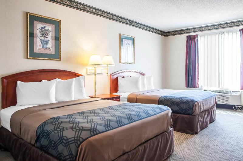 Rodeway Inn & Suites Milwaukee Airport image