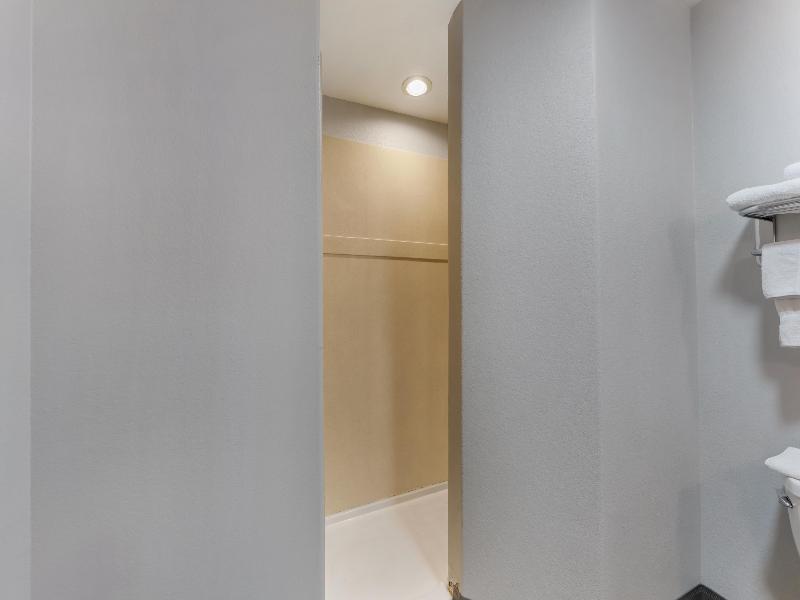 Best Western SeaWorld/Lackland AFB NW HotelSuites image