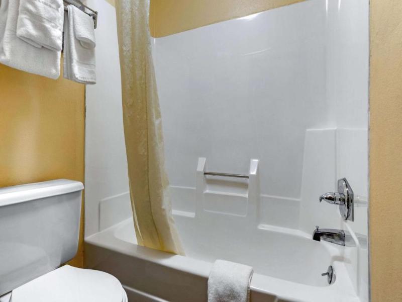 Econo Lodge Lexington image