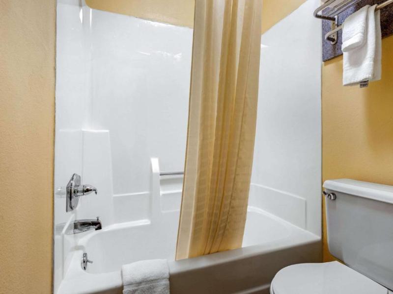 Econo Lodge Lexington image