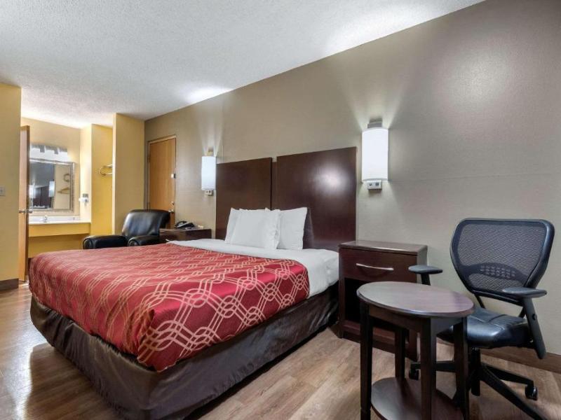 Econo Lodge Lexington image
