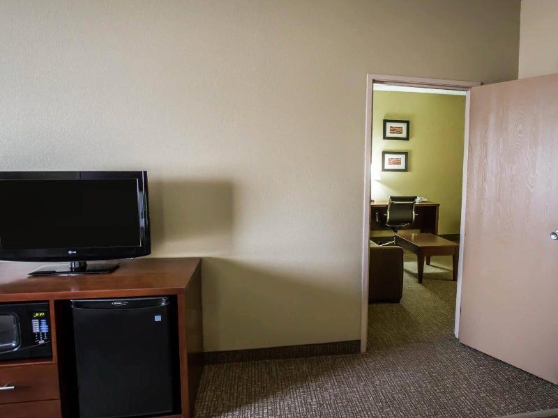 Comfort Inn Morris I-80 image
