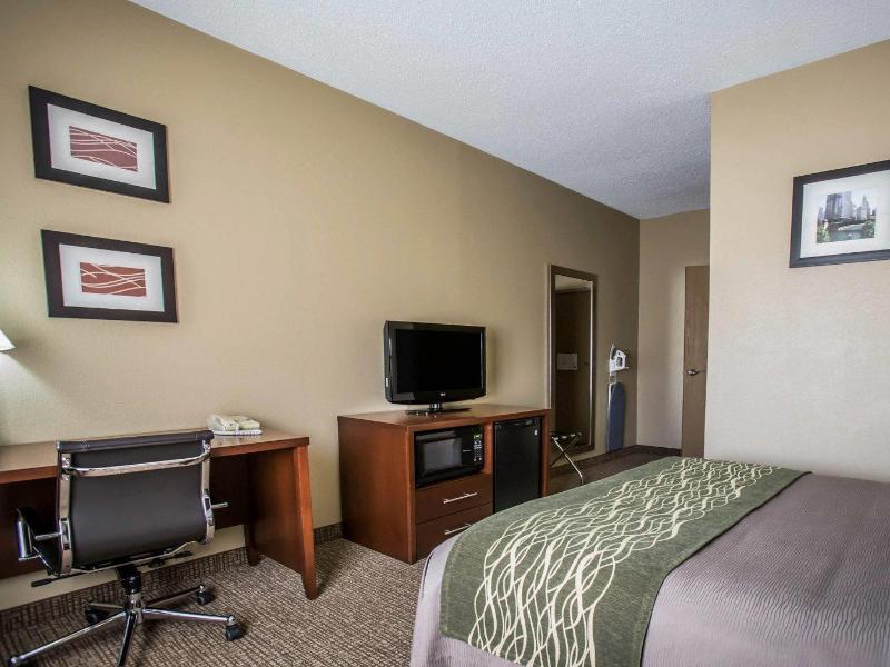 Comfort Inn Morris I-80 image