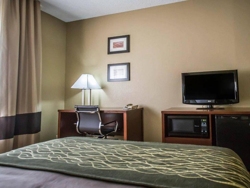 Comfort Inn Morris I-80 image