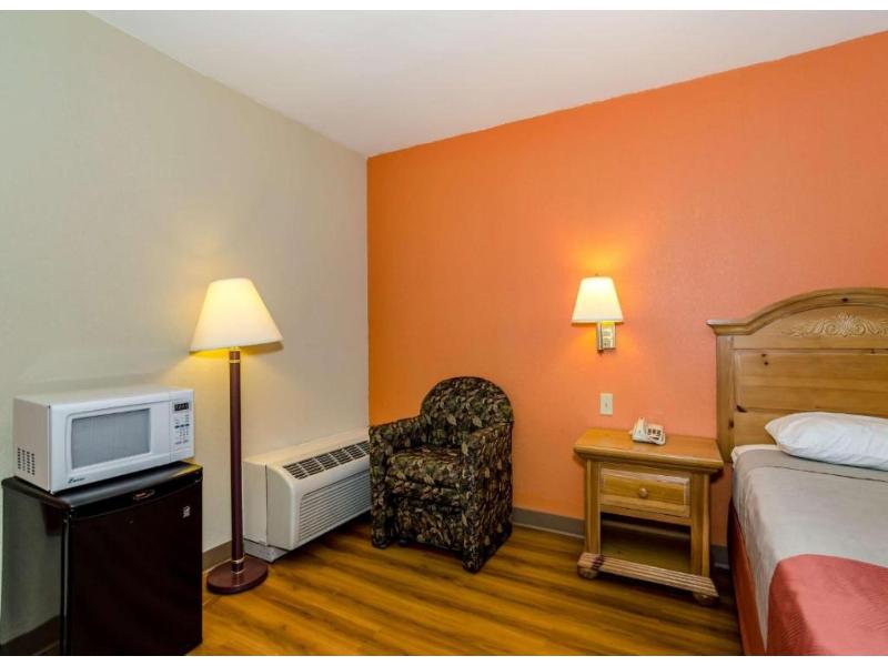 Motel 6 Newark, DE image