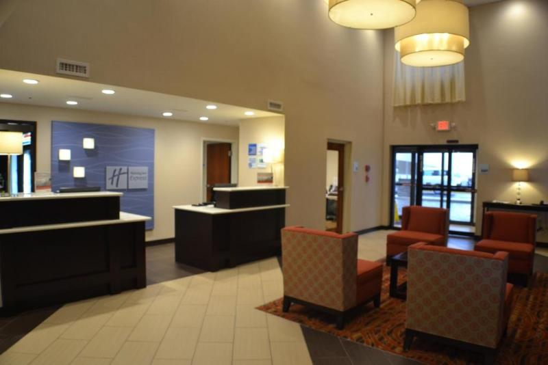 Holiday Inn Exp & Sts Indianapolis W- Airport Area image