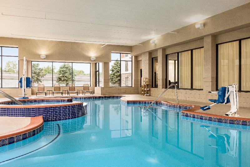 Holiday Inn Exp & Sts Indianapolis W- Airport Area image