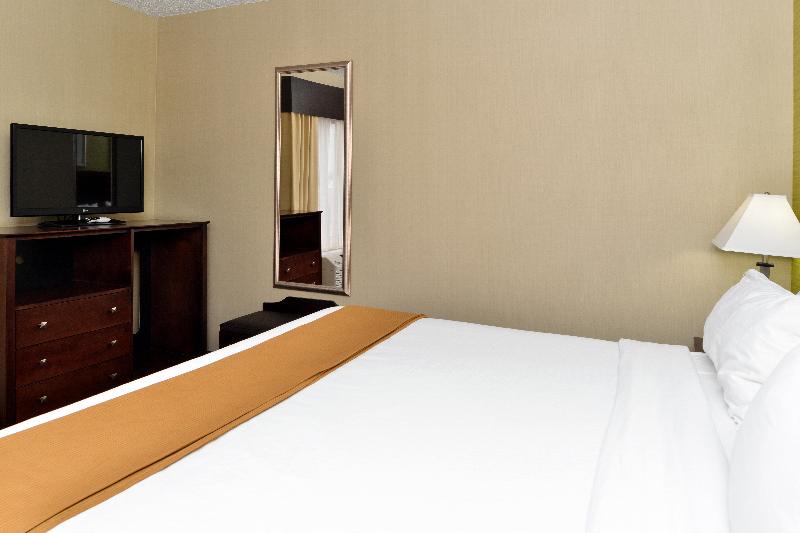 Holiday Inn Exp & Sts Indianapolis W- Airport Area photo 13