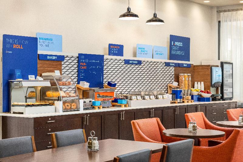 Holiday Inn Exp & Sts Indianapolis W- Airport Area image