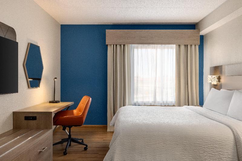 Holiday Inn Exp & Sts Indianapolis W- Airport Area image