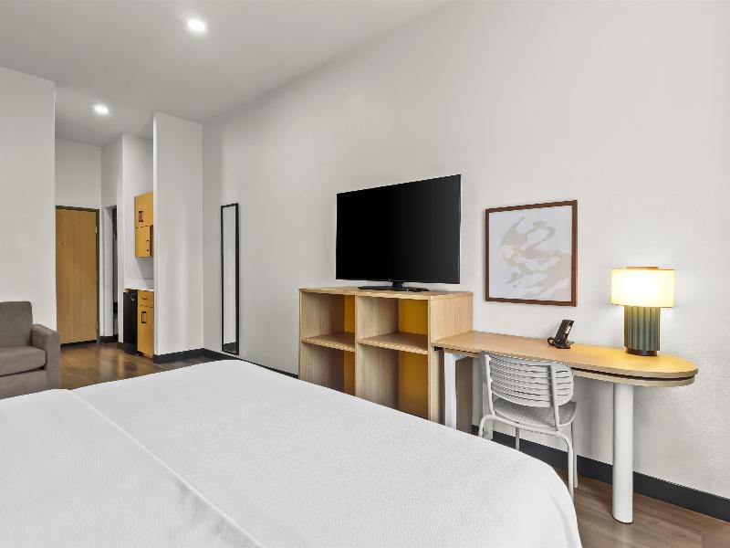 Spark By Hilton Houston Hobby Airport image