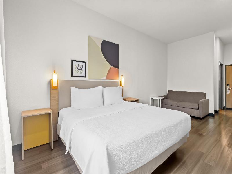 Spark By Hilton Houston Hobby Airport image