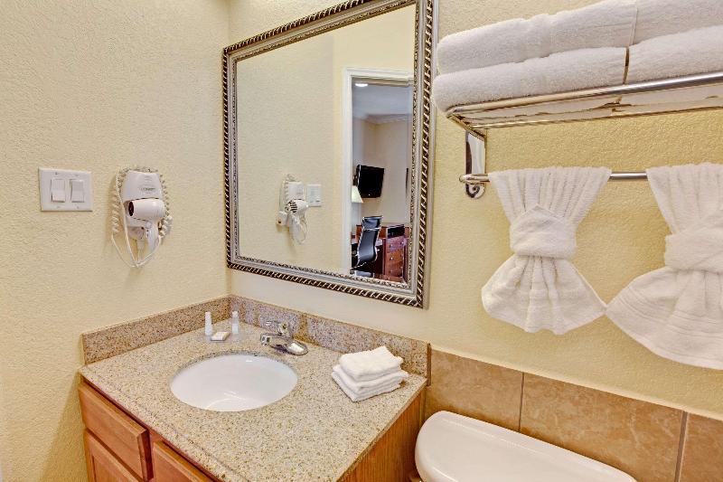 Baymont by Wyndham Baytown image