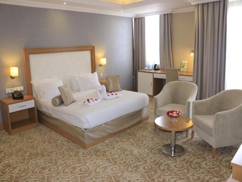 Momona Hotel