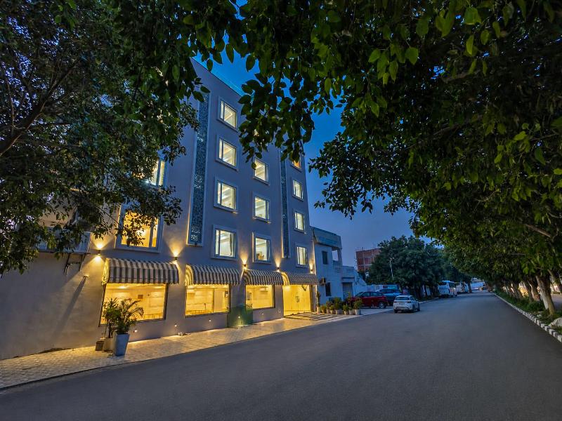 AURELIS HOTEL BY RMR