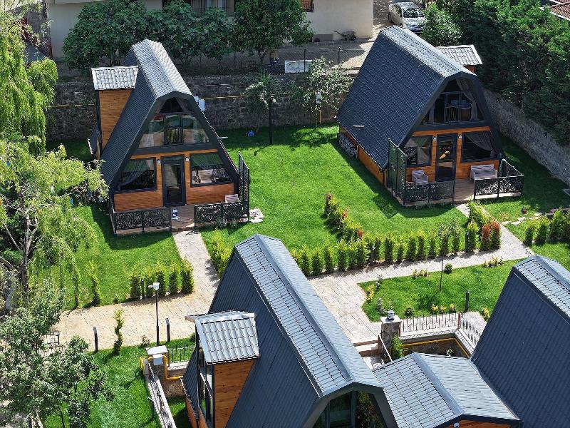 Vi̇llage Otanti̇k Park