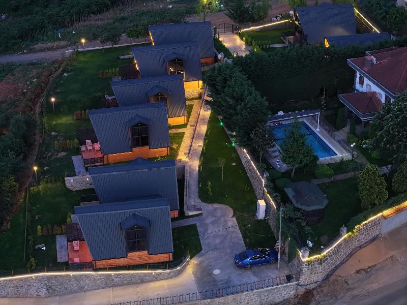 Vi̇llage Otanti̇k Park