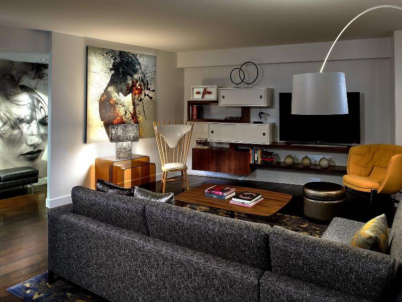 W Boston Hotel and Residences image