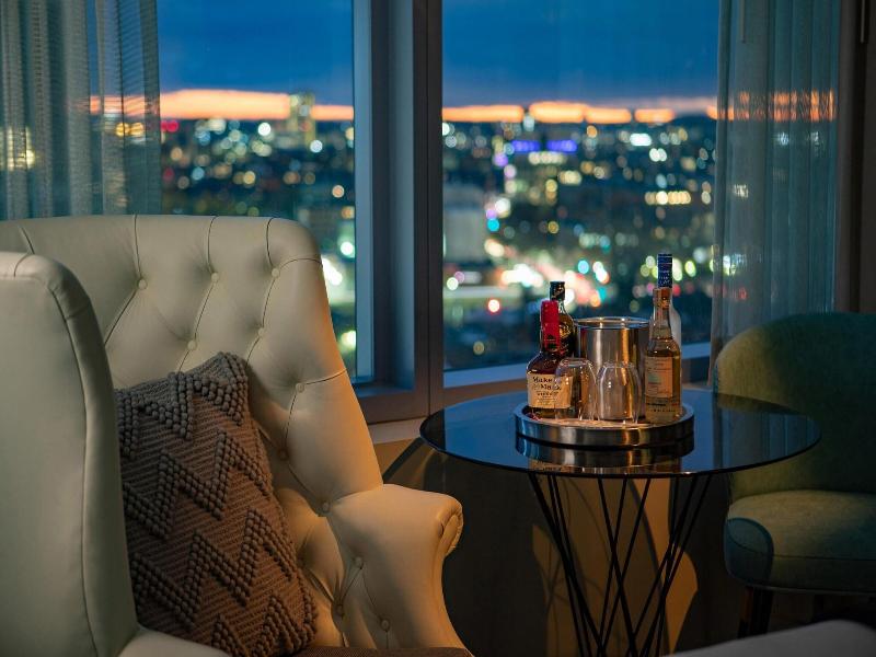 W Boston Hotel and Residences image