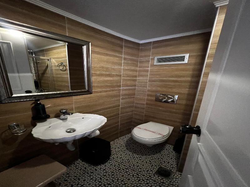Elina Hotel Apartments image