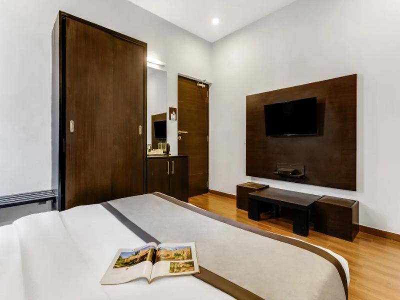 SinQ Beach Resort, Calangute image