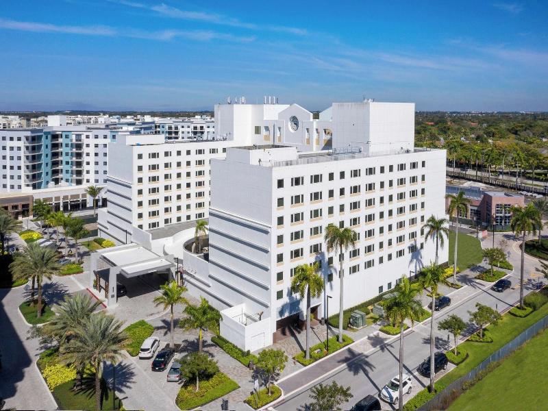 Sheraton Suites Plantation, Fort Lauderdale West image