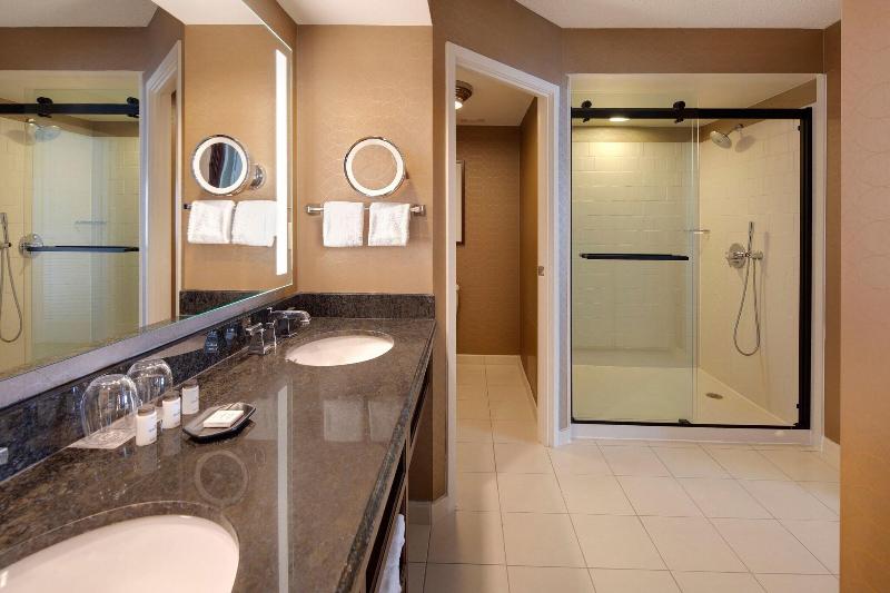 Sheraton Suites Plantation, Fort Lauderdale West image