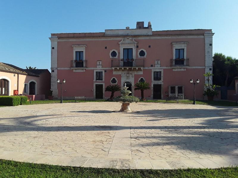 Lady Lusya Hotel image