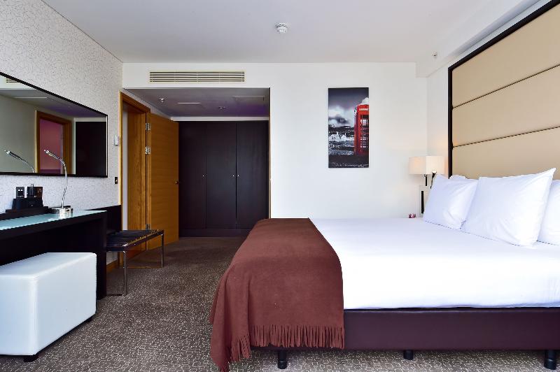 Pestana Chelsea Bridge Hotel & Spa image