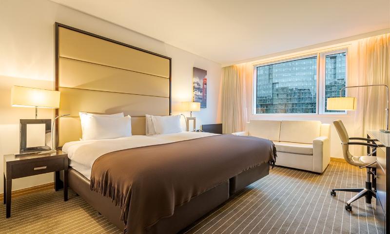 Pestana Chelsea Bridge Hotel & Spa image