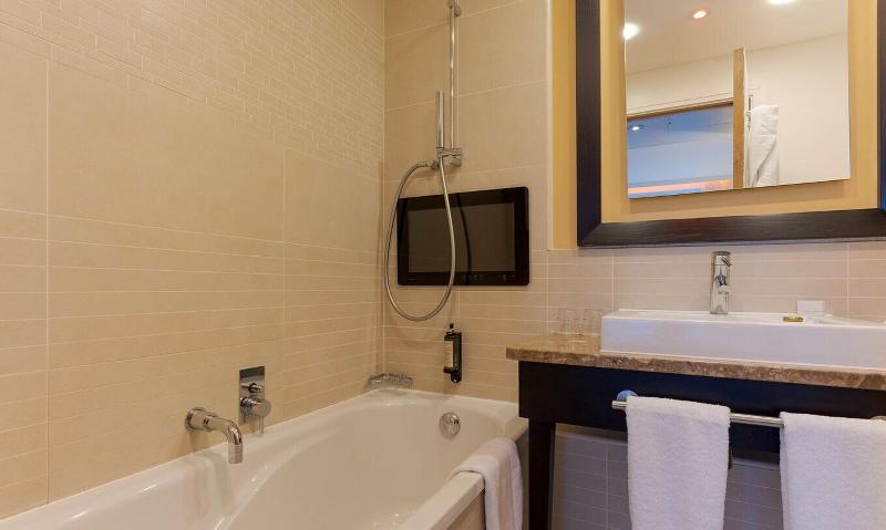 Pestana Chelsea Bridge Hotel & Spa image